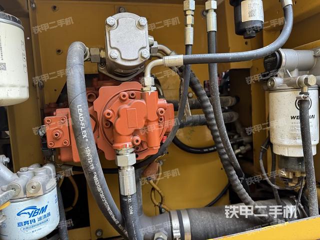 液壓泵斜45?右（大件艙室）