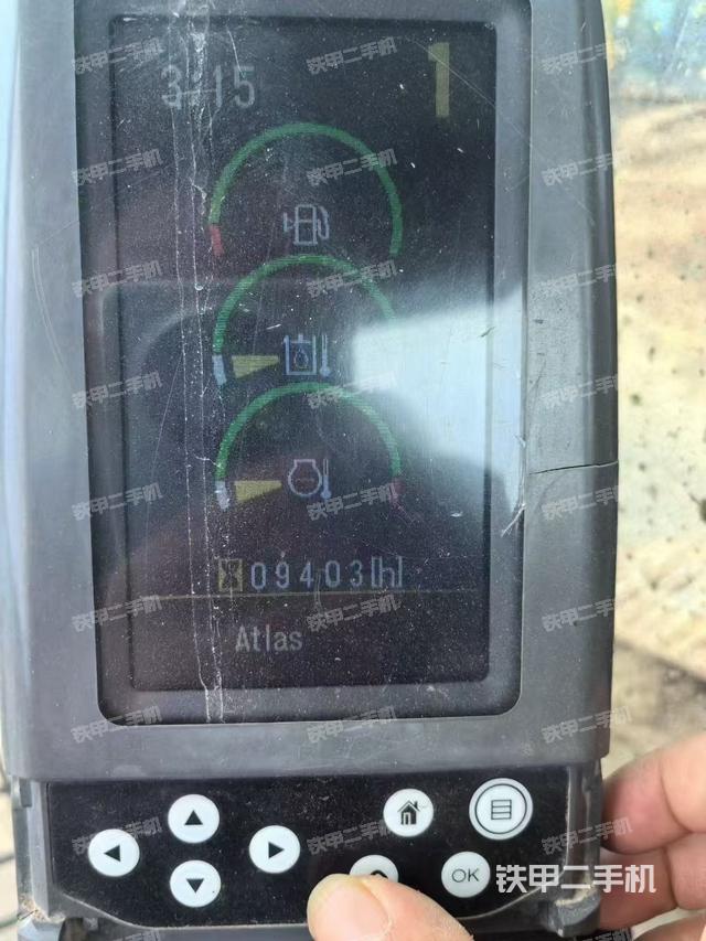 駕駛室頂部（整機外觀）