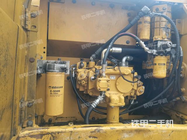 液壓泵斜45?左（大件艙室）