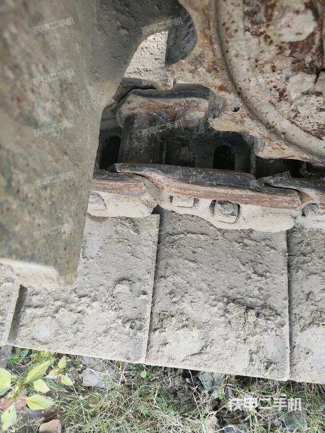 右驱动轮（行走机构）