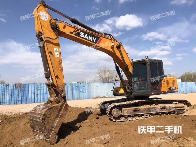 駕駛室頂部（整機外觀）