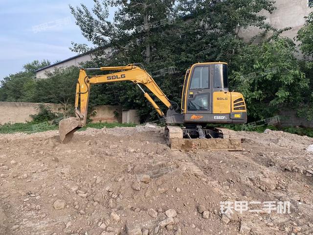 山东临工E660FL挖掘机