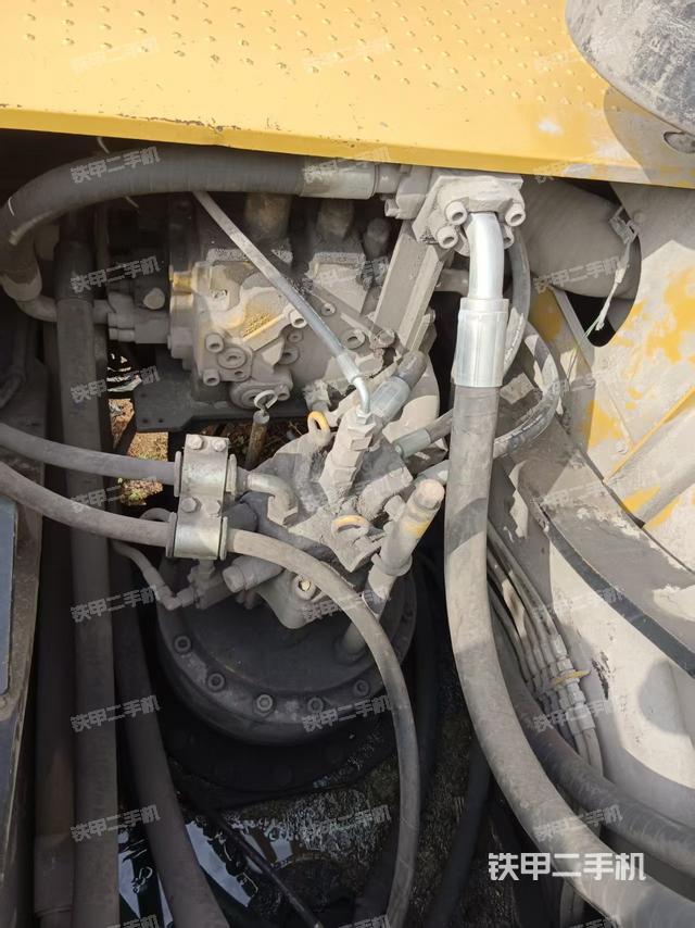 回轉(zhuǎn)馬達(dá)和主控閥（整機外觀）