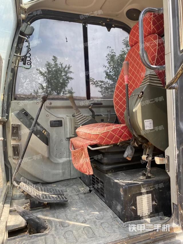 驾驶室整体（整机外观）