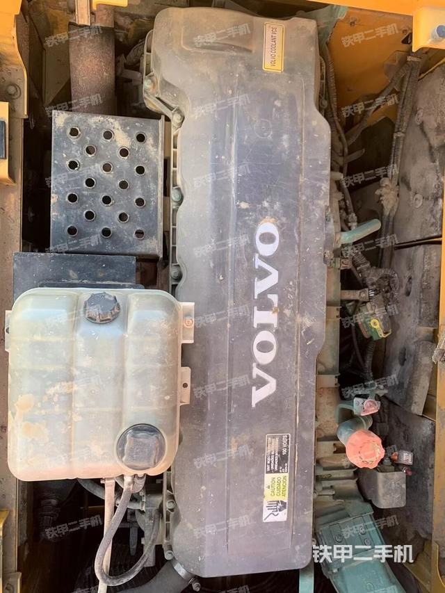 發(fā)動(dòng)機(jī)整體俯視（整機(jī)外觀）