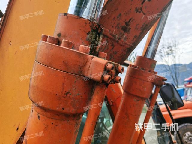 鏟斗右后整體（工作和回轉(zhuǎn)裝置）