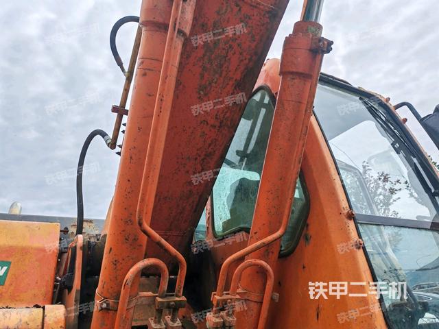 大臂油缸整體?豎拍（工作和回轉(zhuǎn)裝置）