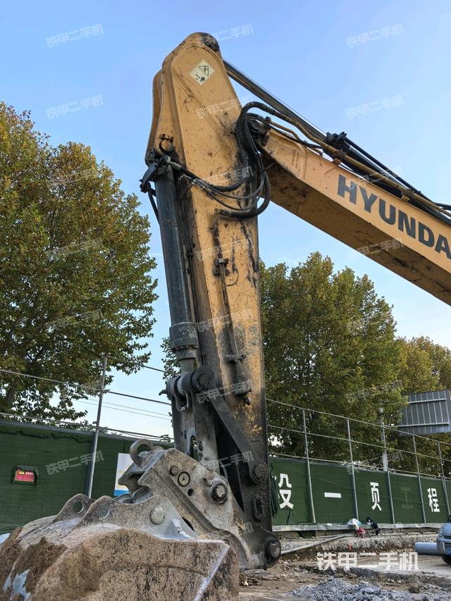 小臂整体左后（工作和回转装置）