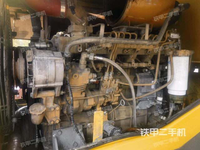 发动机左侧（整机外观及大件）