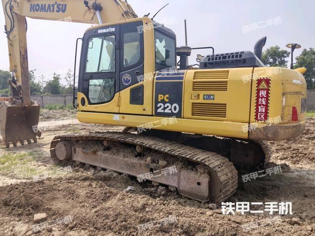 小松PC220-8M0挖掘机