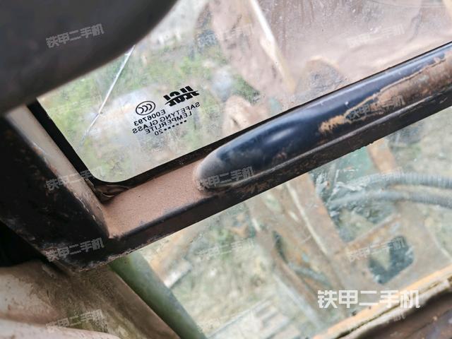 后窗玻璃角標(biāo)（駕駛室部分）