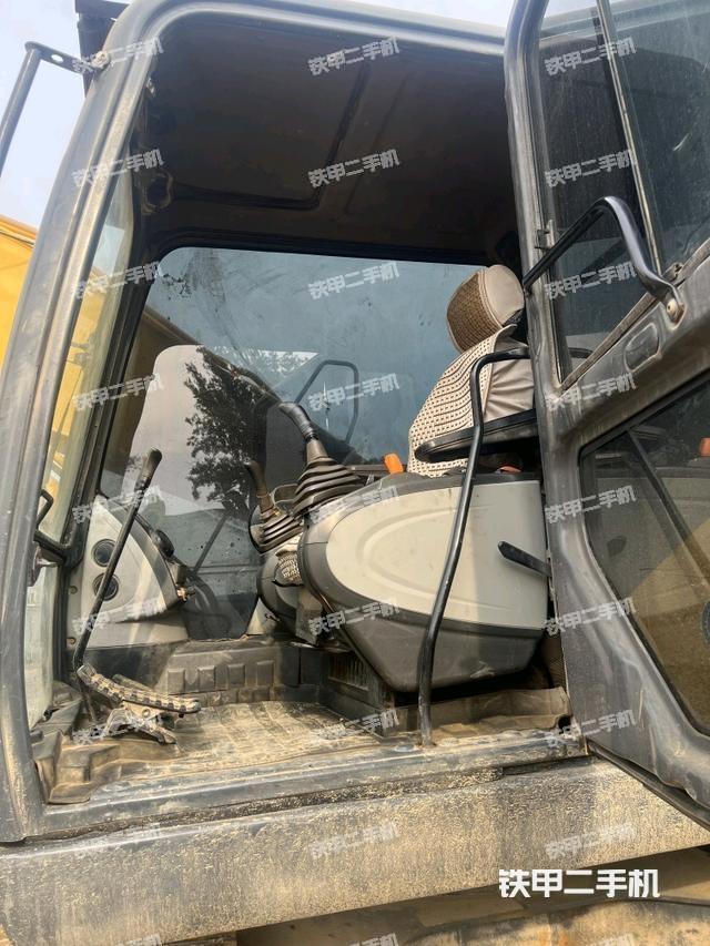 驾驶室整体（整机外观）