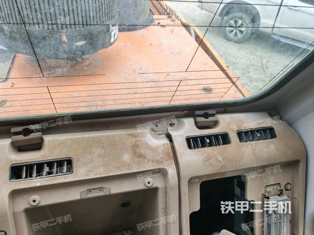 駕駛室正側(cè)（駕駛室部分）