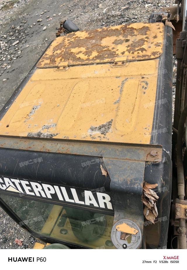 驾驶室顶部（整机外观）