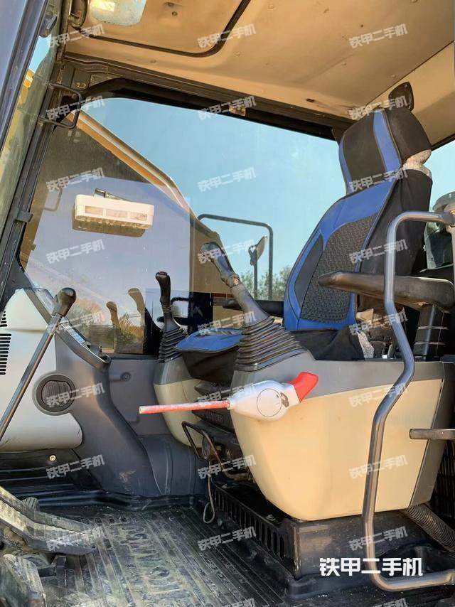 駕駛室整體（整機(jī)外觀）