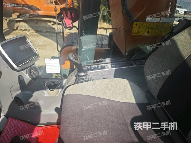 駕駛室整體（整機(jī)外觀）