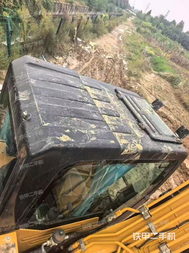 駕駛室頂部（整機(jī)外觀）