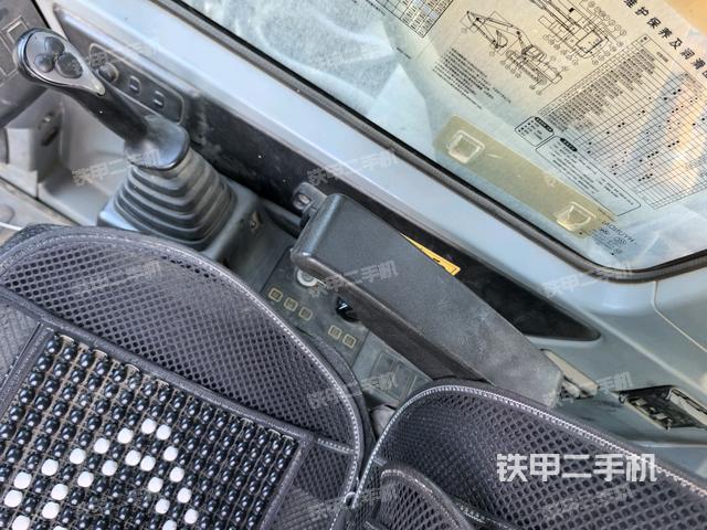 座椅右侧控制台/钥匙门/油门/含右手柄（驾驶室部分）