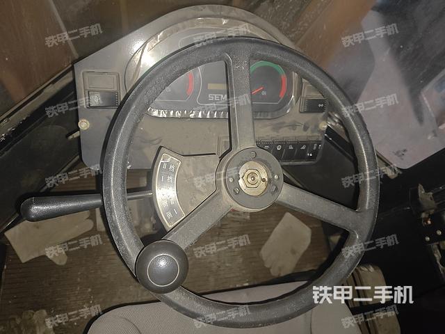 駕駛室操作臺(tái)（整機(jī)外觀(guān)及大件）