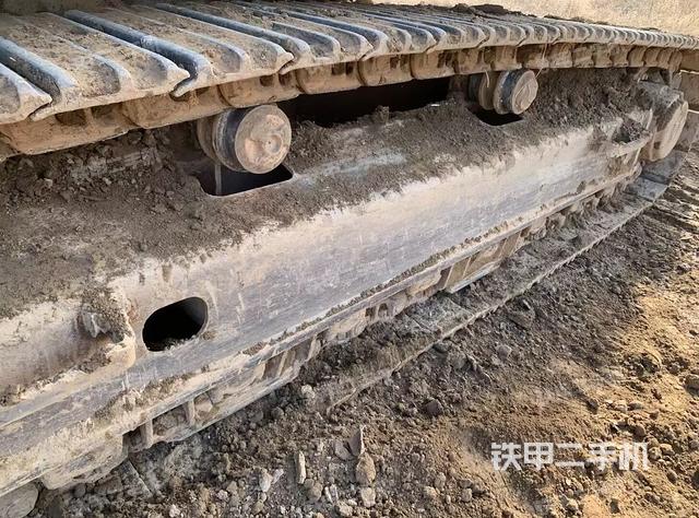 單側(cè)履帶整體（整機(jī)外觀）