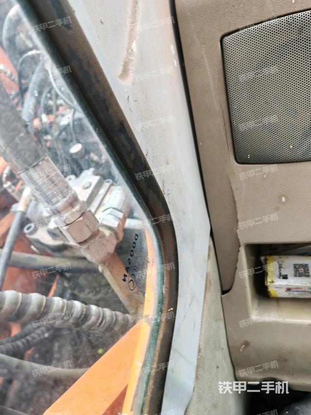 駕駛室左前45度（駕駛室部分）