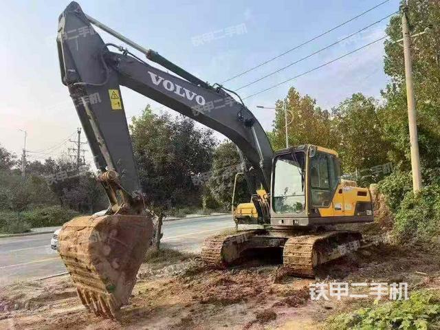 沃爾沃EC220D挖掘機(jī)