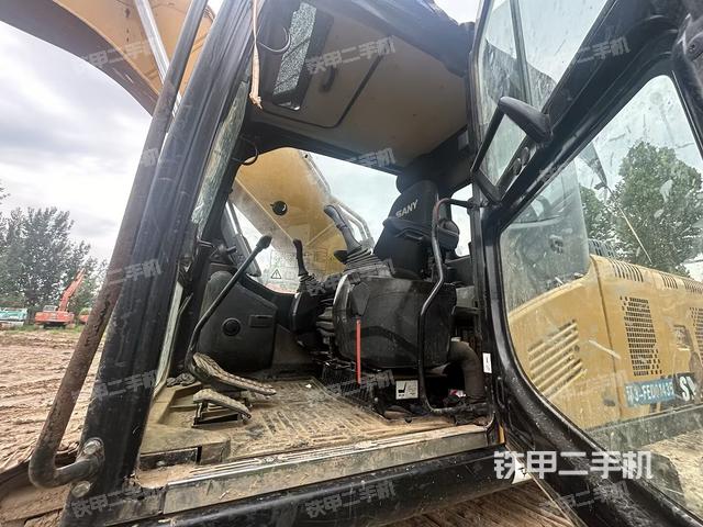 驾驶室整体（整机外观）