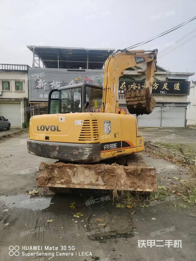 驾驶室顶部（整机外观）