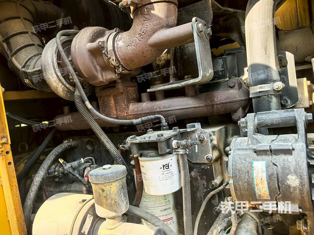 发动机右侧（整机外观及大件）