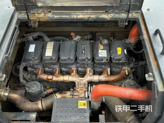 发动机整体俯视（整机外观）