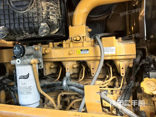 發(fā)動(dòng)機(jī)右側(cè)（整機(jī)外觀及大件）