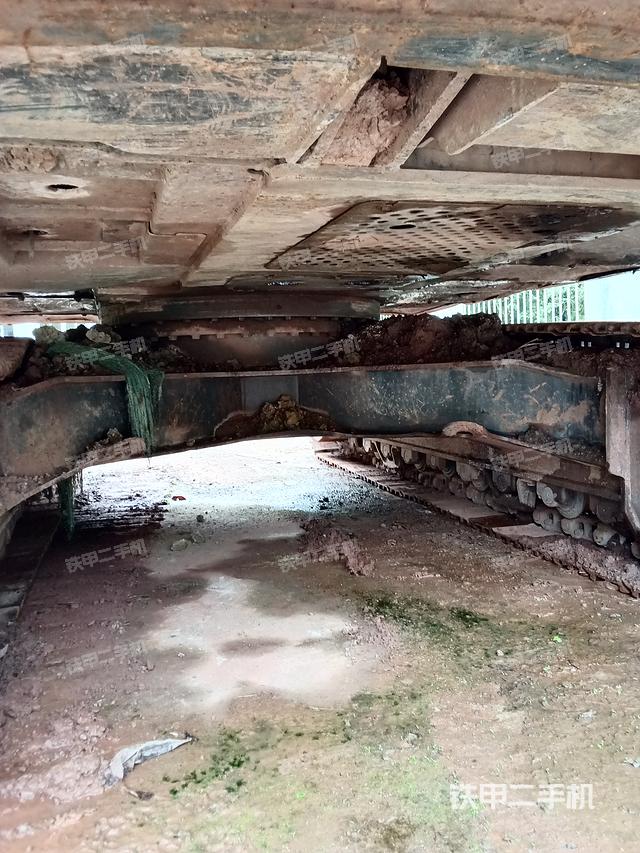 驾驶室整体（整机外观）