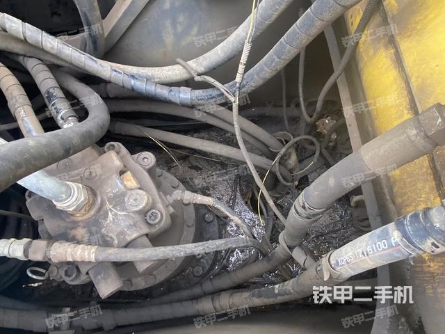 回轉(zhuǎn)馬達(dá)和主控閥（整機(jī)外觀）