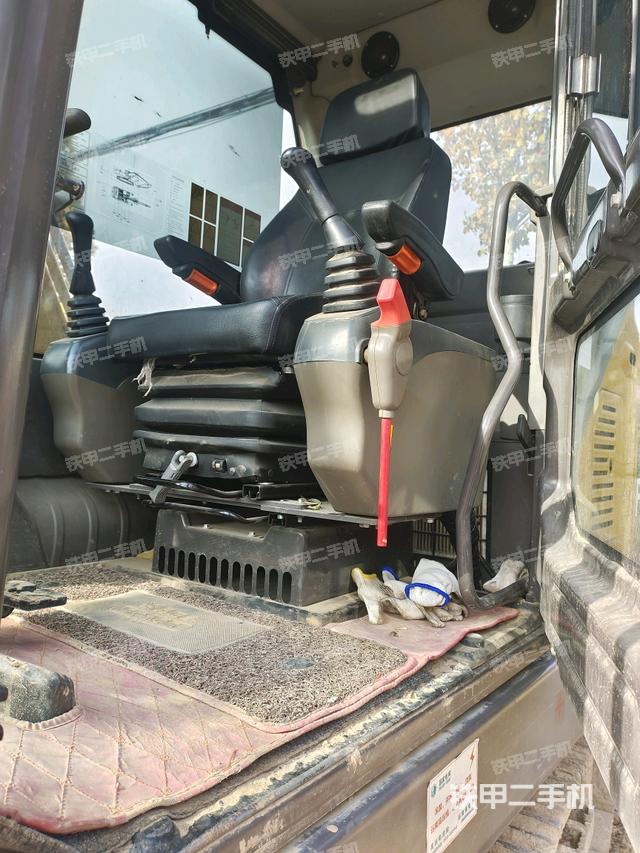 驾驶室整体（整机外观）