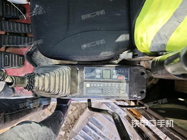 座椅右侧控制台/钥匙门/油门/含右手柄（驾驶室部分）