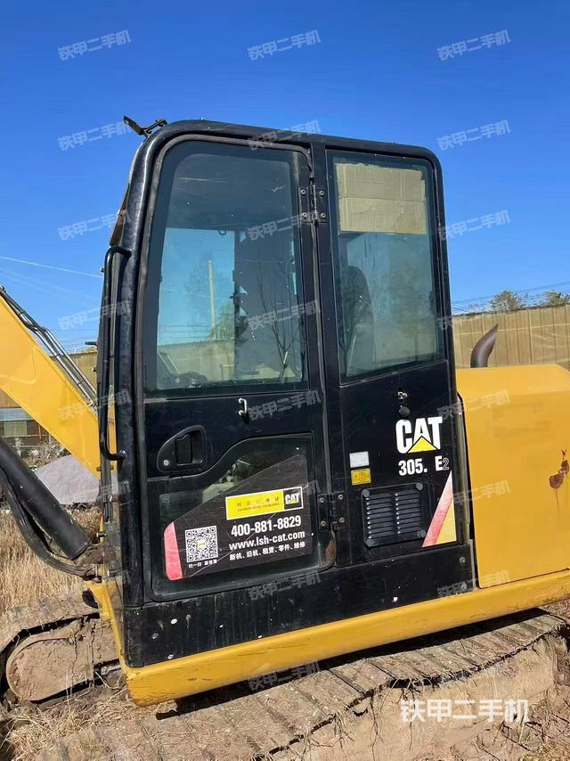 驾驶室顶部（整机外观）