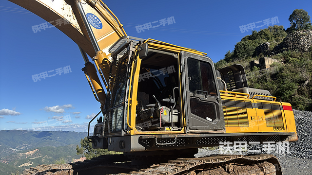 驾驶室整体（整机外观）