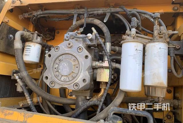 液壓泵艙室正面整體（整機(jī)外觀）