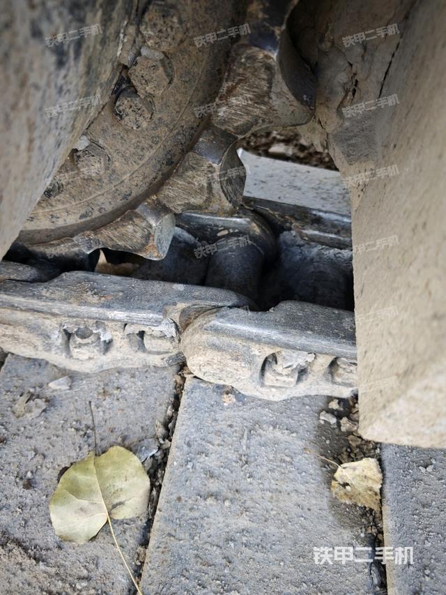 左侧履带整体 （行走机构）