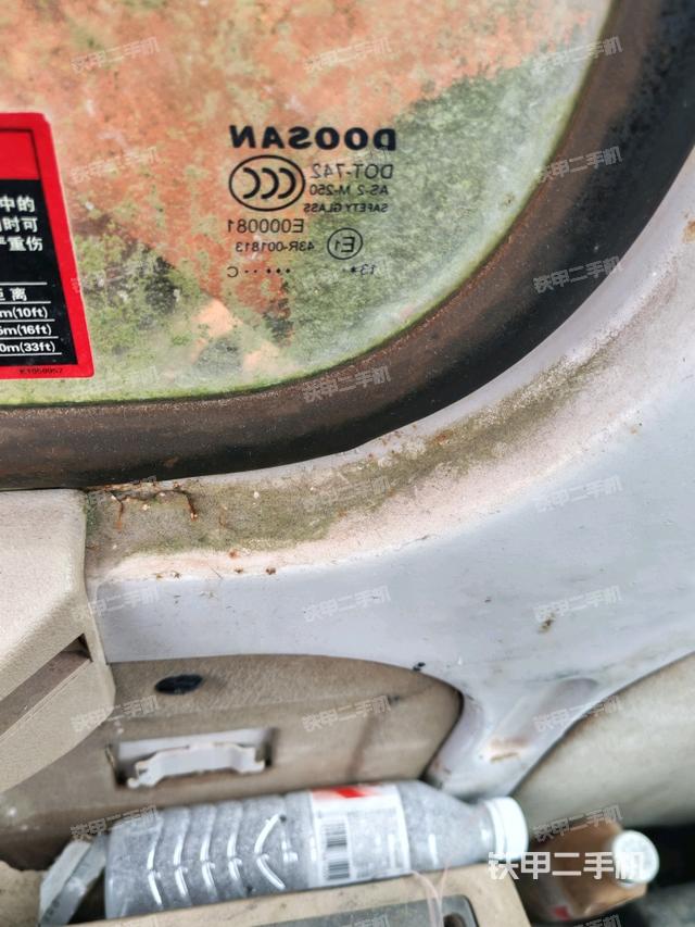 右側(cè)玻璃角標(biāo)（駕駛室部分）