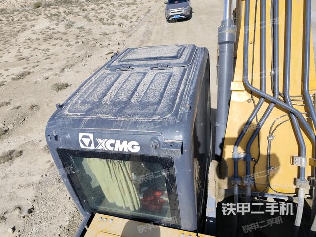 駕駛室頂部（整機外觀）