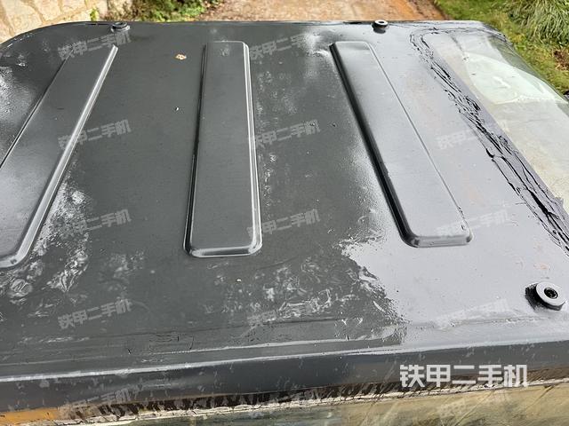 驾驶室顶部（整机外观）