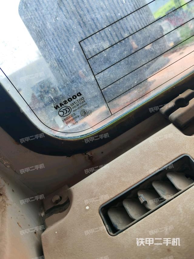 駕駛室左后45度（駕駛室部分）