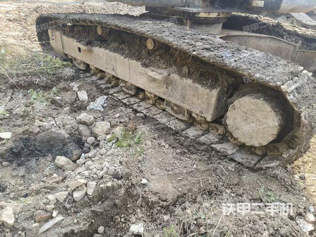 單側(cè)履帶整體（整機(jī)外觀）