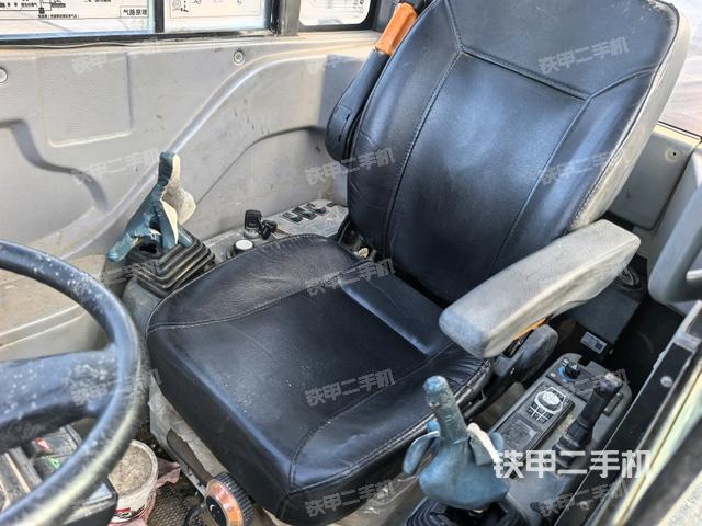 驾驶室整体（整机外观）