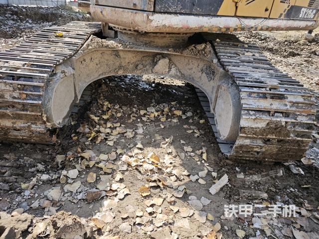 转盘和下车架正前（工作和回转装置）