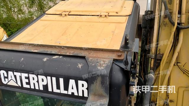 駕駛室頂部（整機外觀）