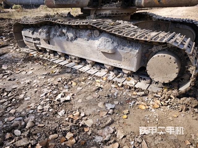 右驱动轮（行走机构）