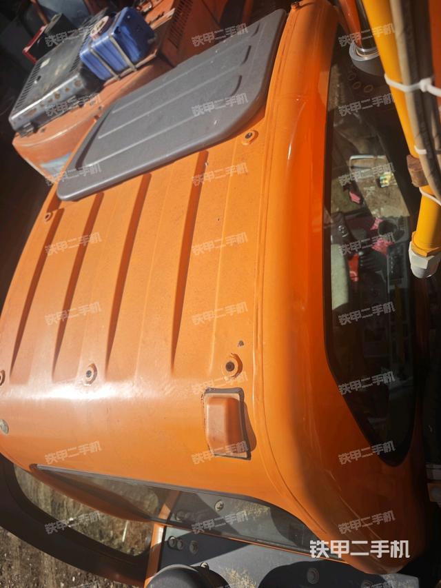 駕駛室頂部（整機(jī)外觀）