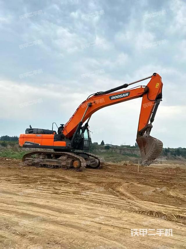 斗山DX500LC-9C挖掘机